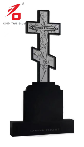 Zwart graniet rozenmonument aan het kruis