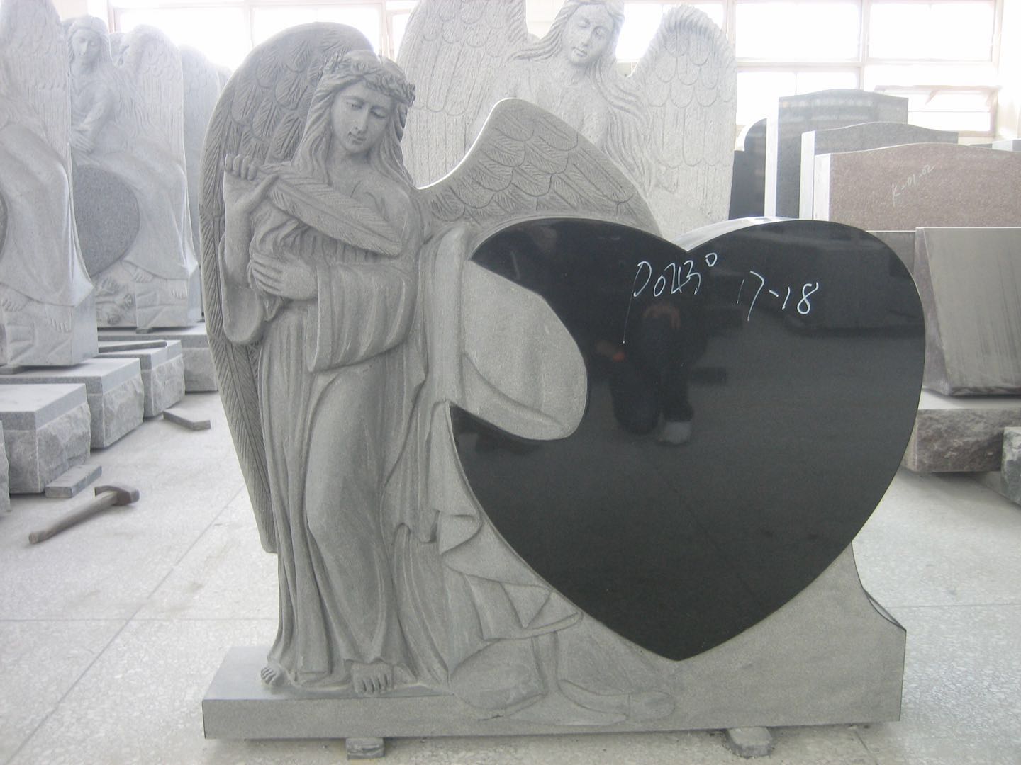 Xingyan European Style Angel Guardian hartvormige grafsteen